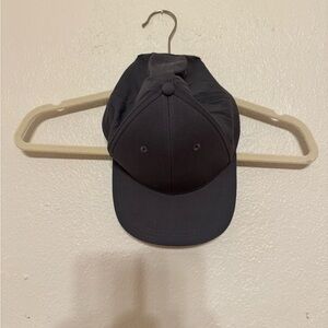 Men’s Lululemon Gray Baseball Cap